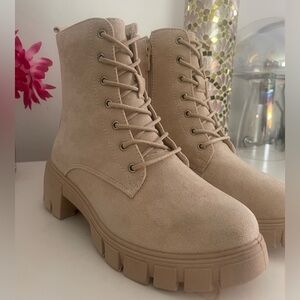 New/ beige boots size 7